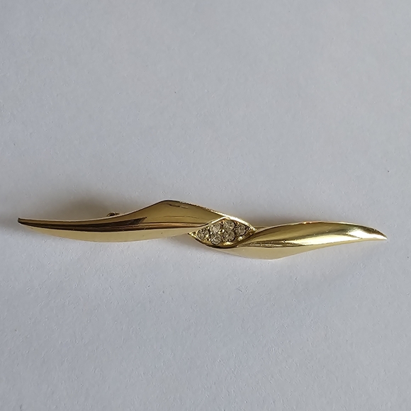 Vintage wavy brooch by JJ Jonette gold tone metal bar pin clear crystals - Picture 7 of 7